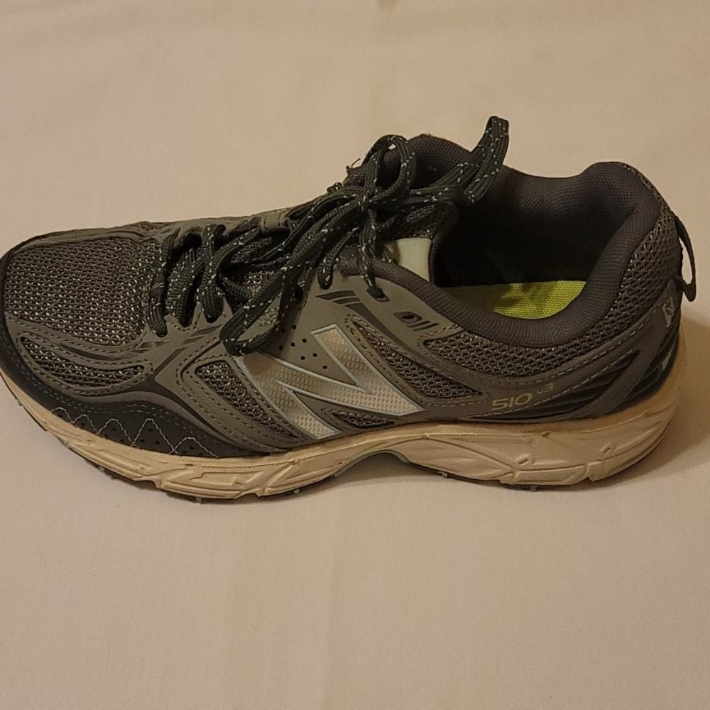 New balance all terrain shoes size 8